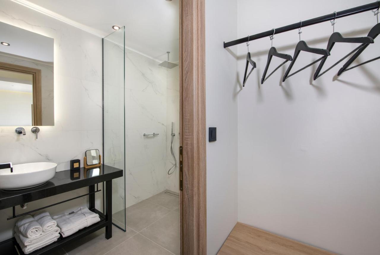 Varouxakis Hotel ปลาเตเนียส ภายนอก รูปภาพ