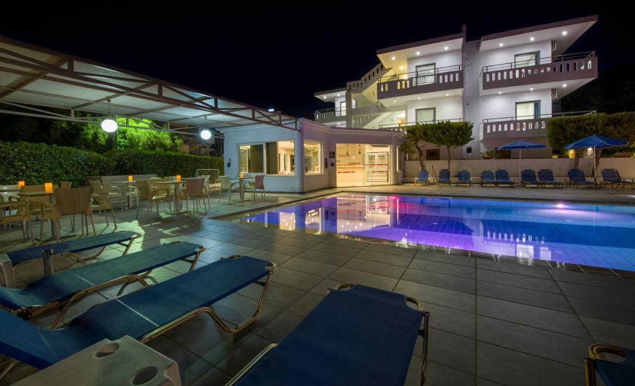 Varouxakis Hotel ปลาเตเนียส ภายนอก รูปภาพ