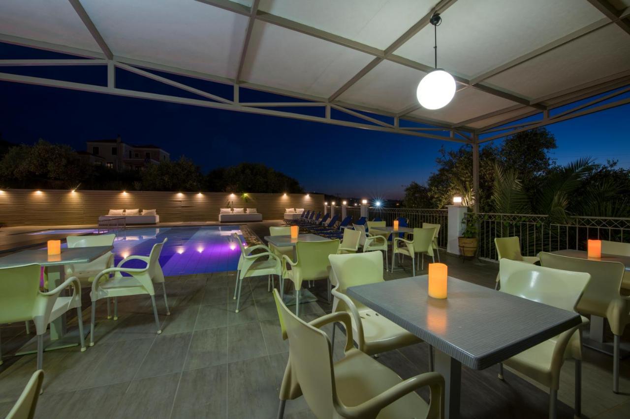 Varouxakis Hotel ปลาเตเนียส ภายนอก รูปภาพ