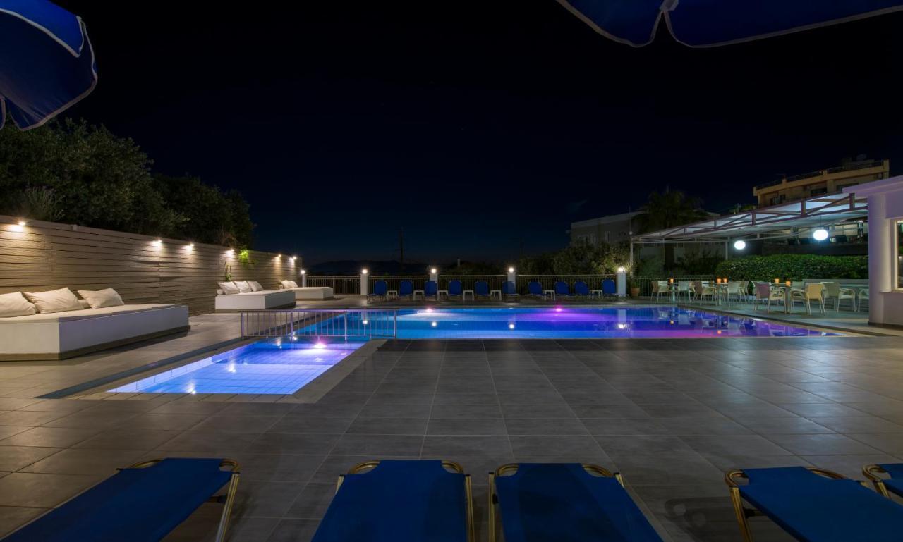 Varouxakis Hotel ปลาเตเนียส ภายนอก รูปภาพ