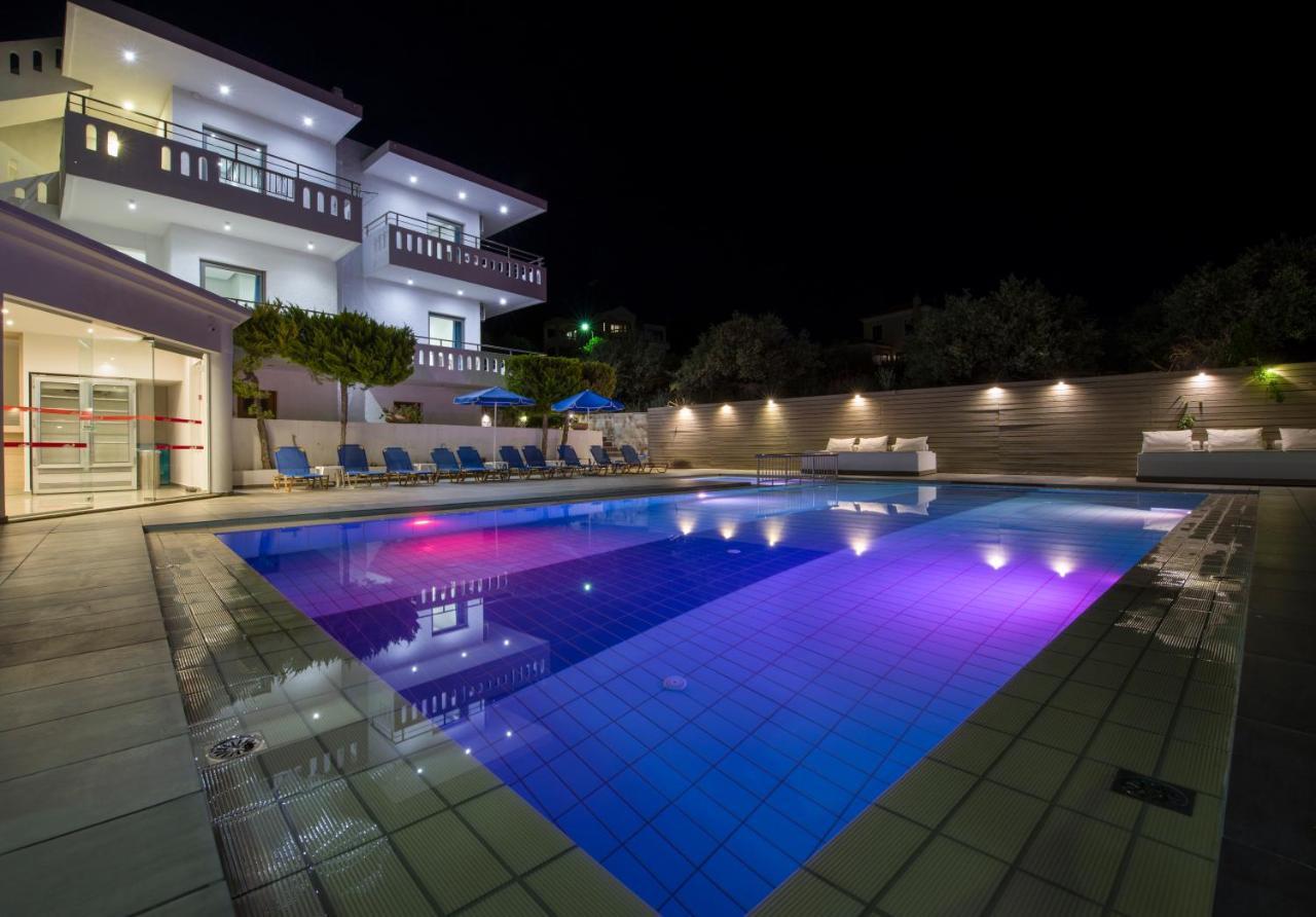 Varouxakis Hotel ปลาเตเนียส ภายนอก รูปภาพ
