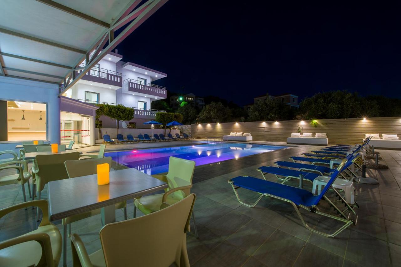 Varouxakis Hotel ปลาเตเนียส ภายนอก รูปภาพ