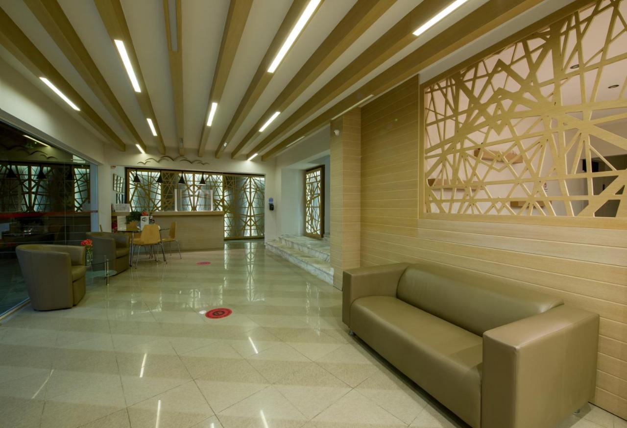 Varouxakis Hotel ปลาเตเนียส ภายนอก รูปภาพ