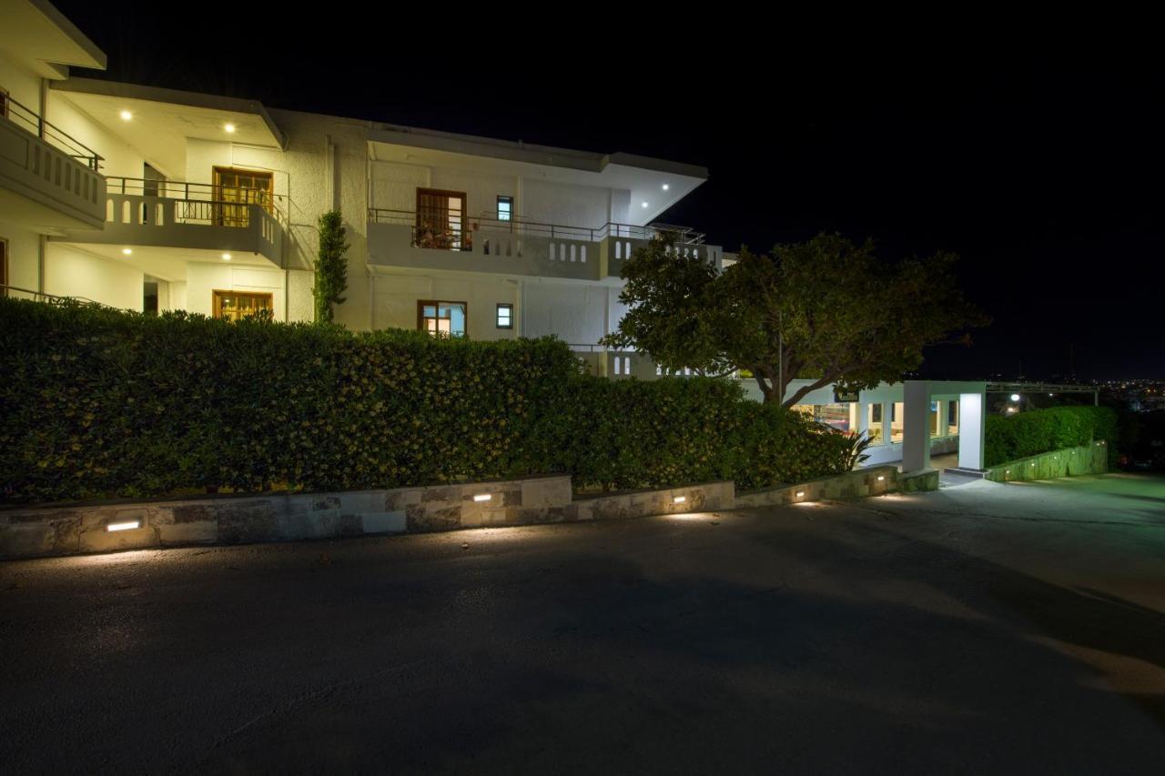 Varouxakis Hotel ปลาเตเนียส ภายนอก รูปภาพ