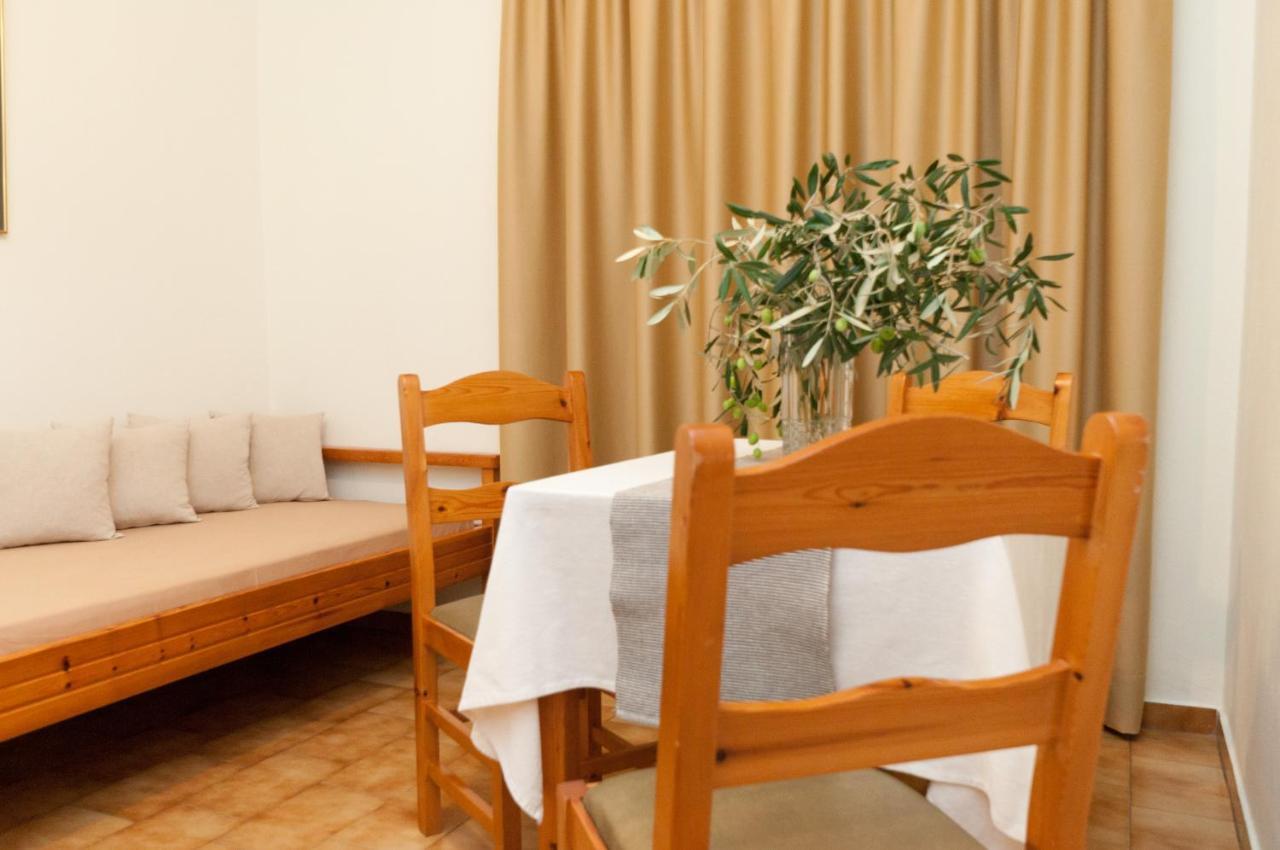 Varouxakis Hotel ปลาเตเนียส ภายนอก รูปภาพ